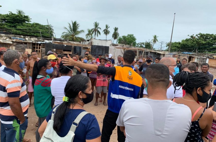 Semas e Seminfra se reúnem com moradores da Favela Mundaú