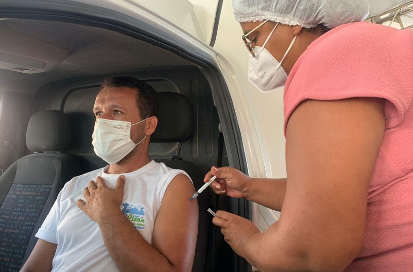 Procura por pontos de vacinação aumenta com aplicação de 3ª dose em Maceió