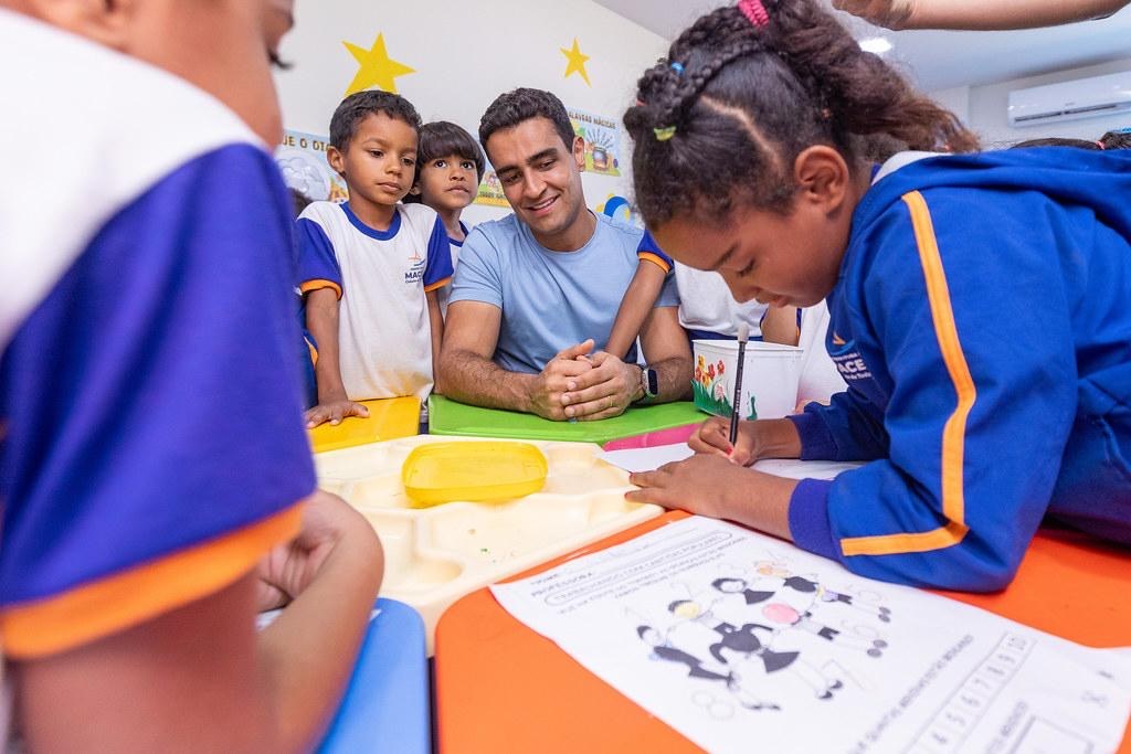 Prefeitura garante educação, espaços de lazer e cultura para as crianças de Maceió