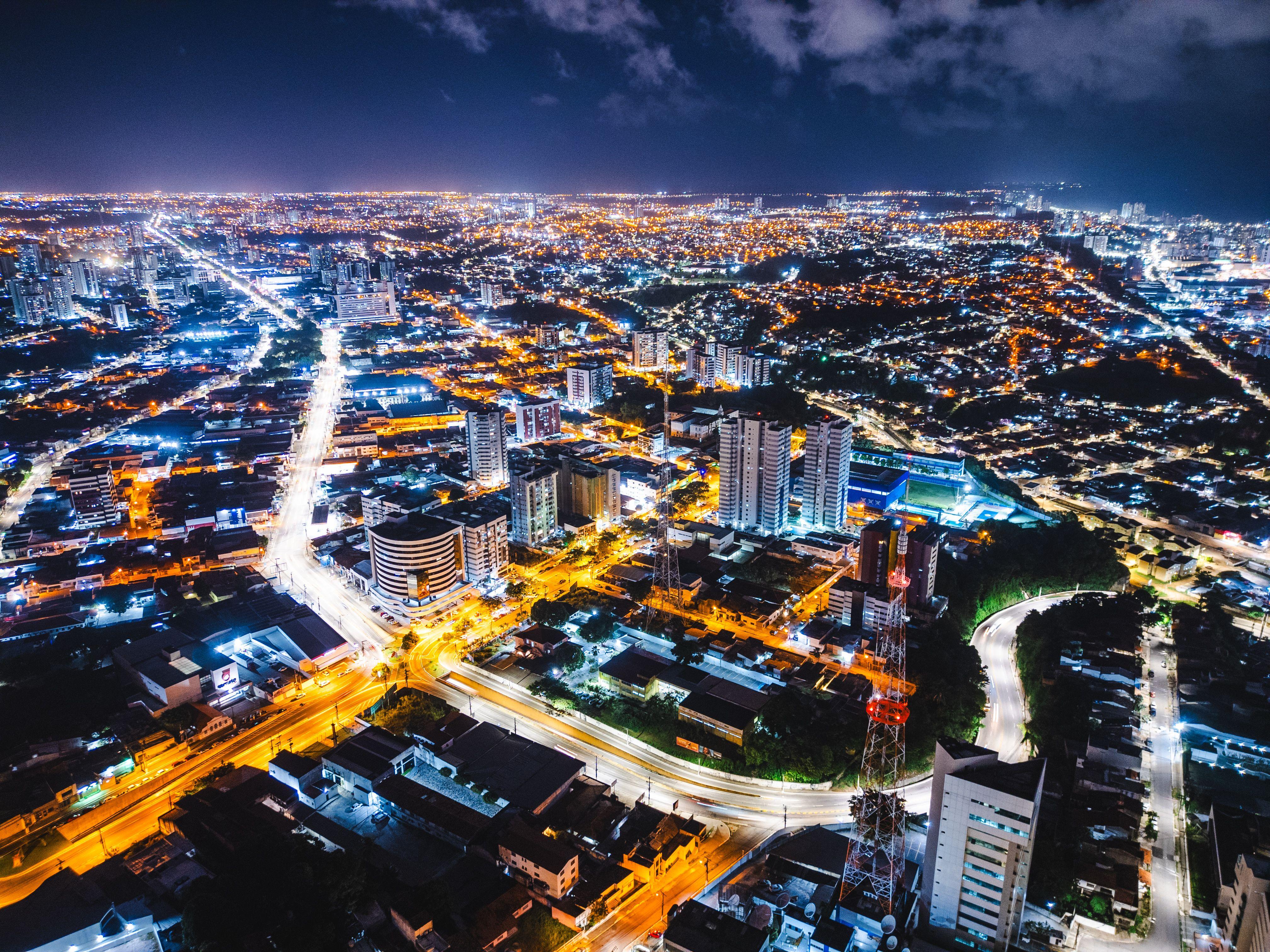 Iluminação em LED em Maceió saltou de 13 mil para 45 mil durante gestão JHC